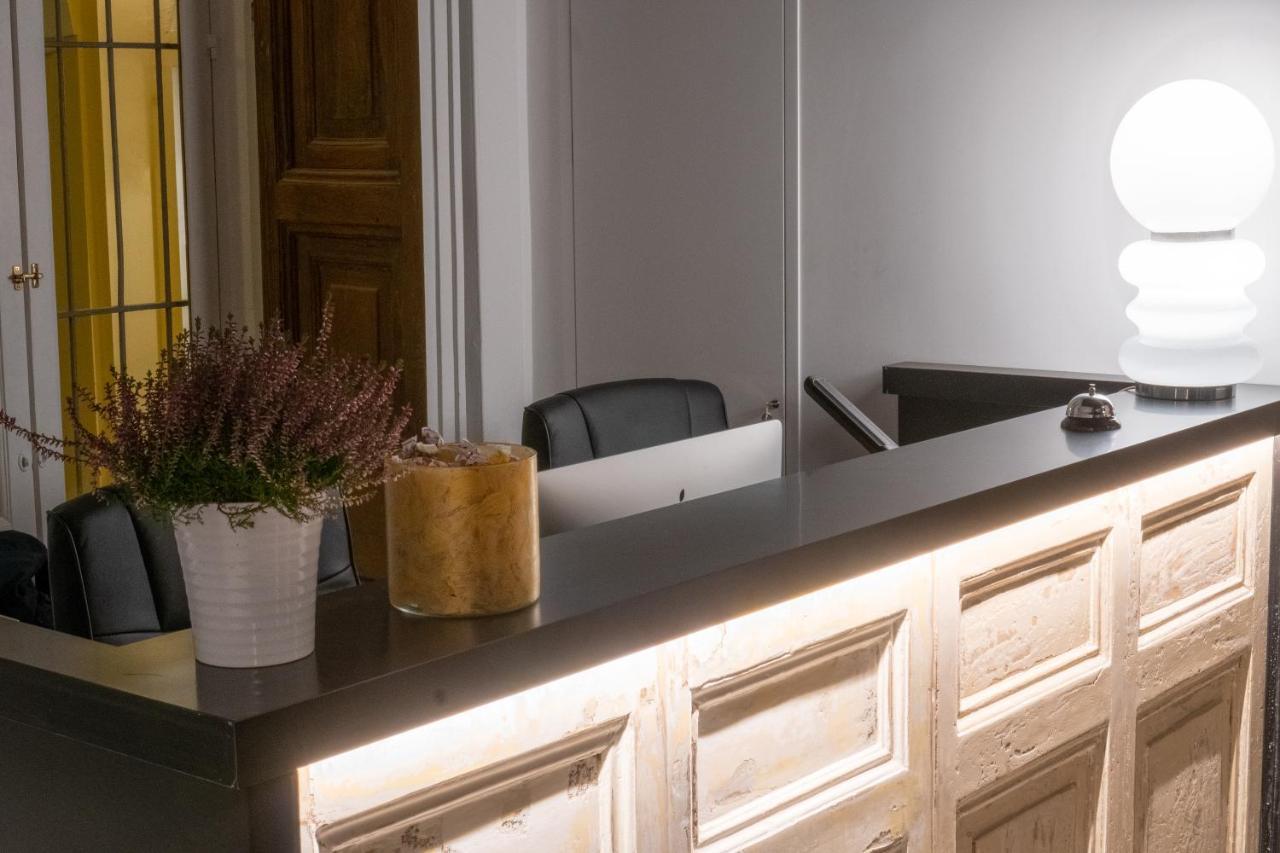 Hotel Artemisia Domus Napoli Esterno foto